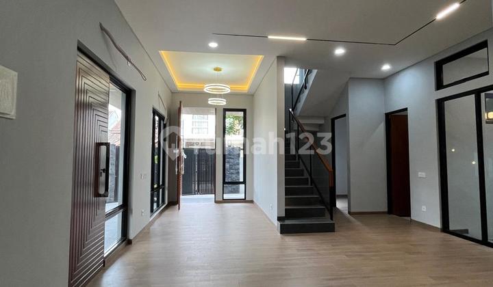 Rumah Hoek Design Mewah Asri Nyaman Cantik Di Griya Loka Bsd  2