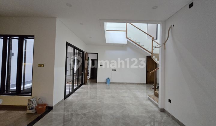 Affordable Luxury House with Good Quality Ready to Occupy in Taman Crysant 2