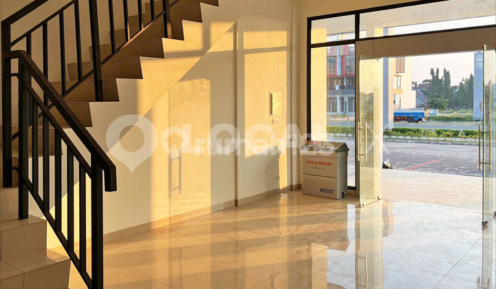 Ruko Gading Bulevar, Summarecon Crown Gading, Tarumajaya, Kabupaten Bekasi, Jawa Barat