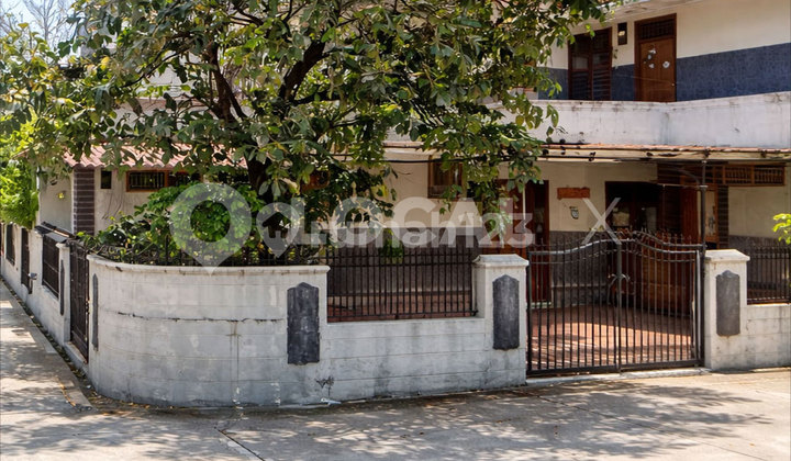 Rumah Merah Jambu Kelapa Gading, Jakarta Utara