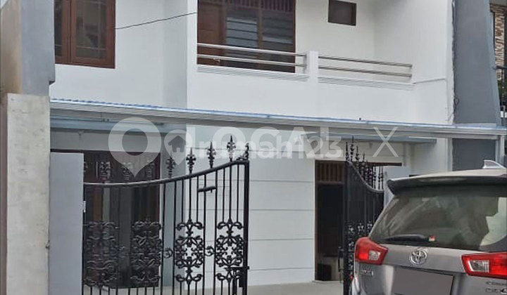 Rumah Pegangsaan Indah Barat Kelapa Gading, Jakarta Utara