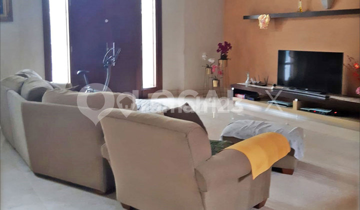 White Ivory House Raya Kelapa Gading, North Jakarta