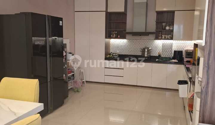 Rumah Cantik Rapih Dengan Danau Indah di Gading Serpong di jual Cepat 2