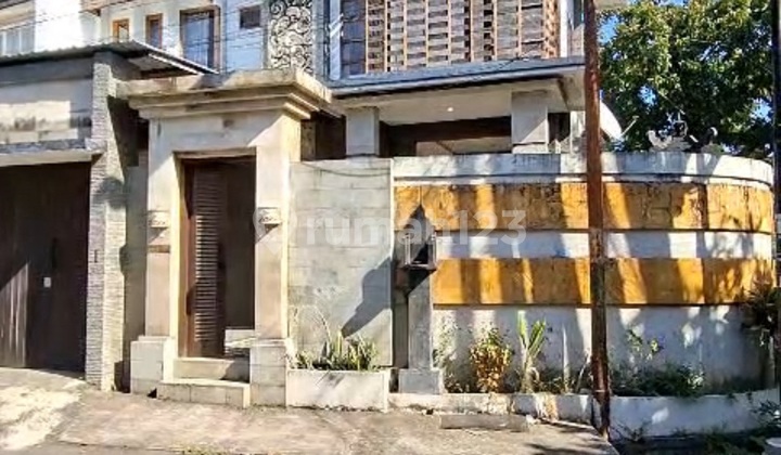 Rumah Besar Di Renon Disewakan