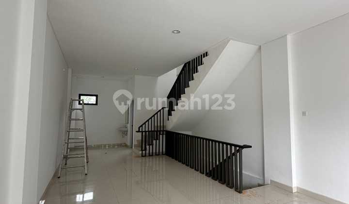 Ruko Baru 3 Lantai Hadap Jalan di BSD City