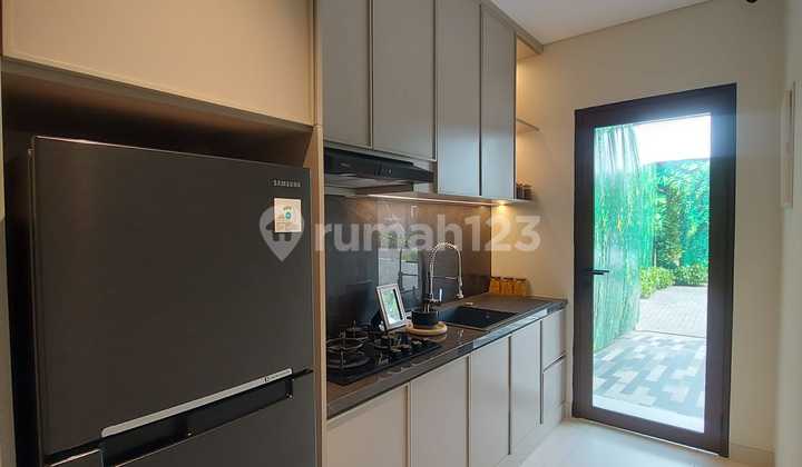 Premium 3-Story House with 5 Bedrooms in The Springs Summarecon Serpong 2