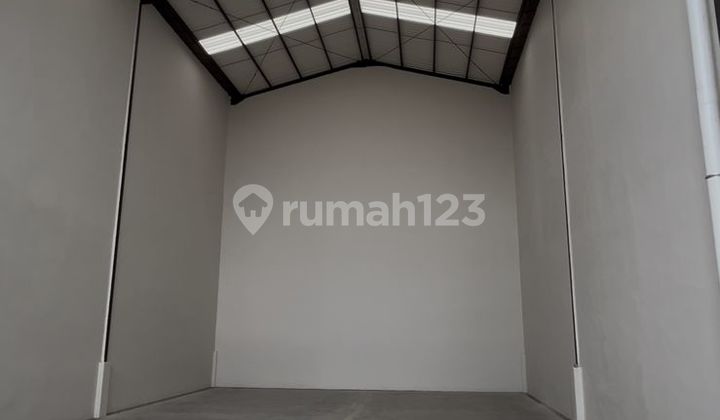 Gudang Brandnew di Halim Perdana Kusuma, Benda Tangerang.