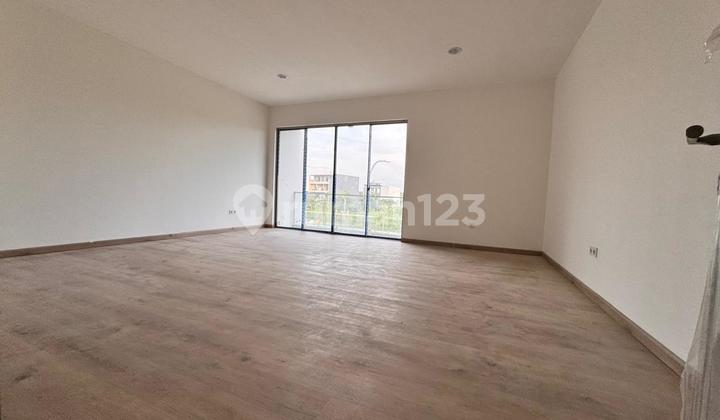 House in Golf Island PIK Size 10 x 25, North Jakarta. 2