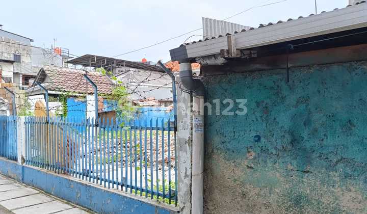 Tanah di Jelambar (masuk gang) , cocok utk kost2an Lt 550 m2