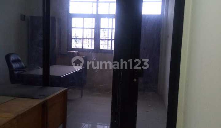 Ruko di Duri Kosambi Raya, Jakarta Barat. Ada 2 Unit