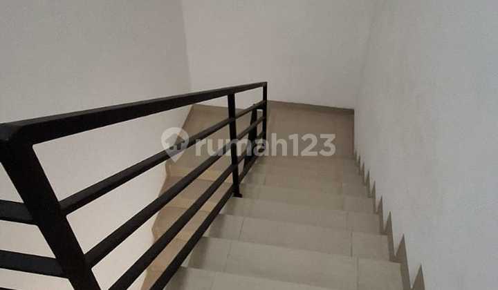 Rumah Di Sunter agung utara, Jakarta Utara. 3 lantai