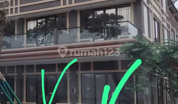 Shop House in Green Lake City Korea Cluster.