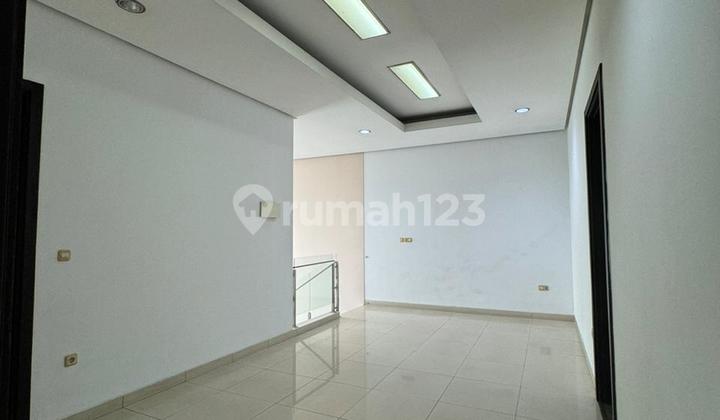 Rumah minimalis di Taman Grisenda, Jakarta Utara