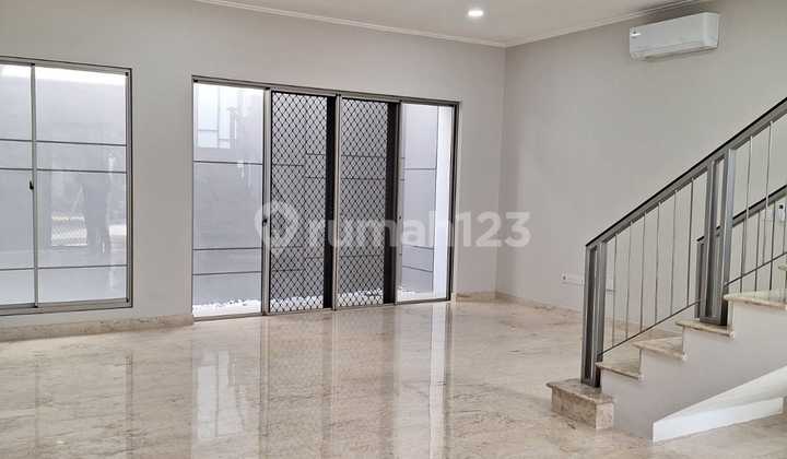 Rumah Siap huni Di Cluster Orchestra, Pantai Indah Kapuk, Jakarta Utara.