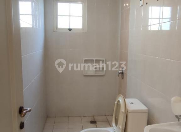 Ready-to-Occupy House in Pantai Indah Kapuk, 8x17 m Land Area