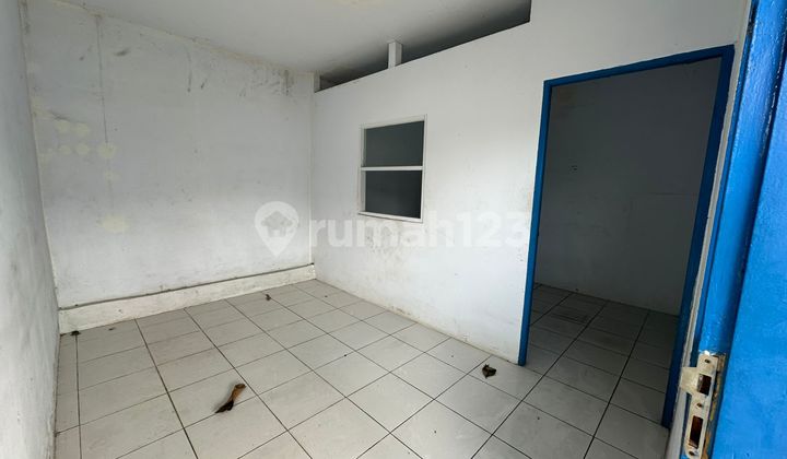 The shrimp location is very strategic in the DI Panjaitan area, East Jakarta. The shrimp location is very strategic in the DI Panjaitan area, East Jakarta.