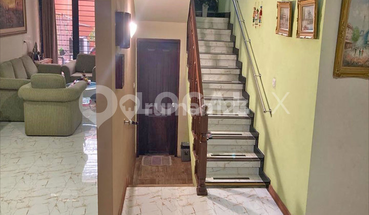 Prisma Raya House, Kebon Jeruk, West Jakarta Prisma Raya House, Kebon Jeruk, West Jakarta