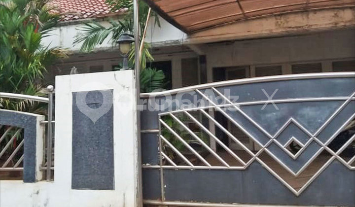 Rumah Kayu Putih Tengah Pulo Gadung, Jakarta Timur