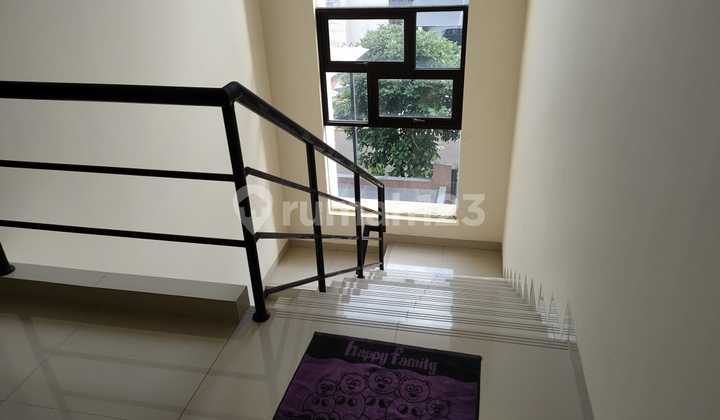 Rumah Hoek Murah , Bagus Siap Huni Rumah Hoek Murah , Bagus Siap Huni