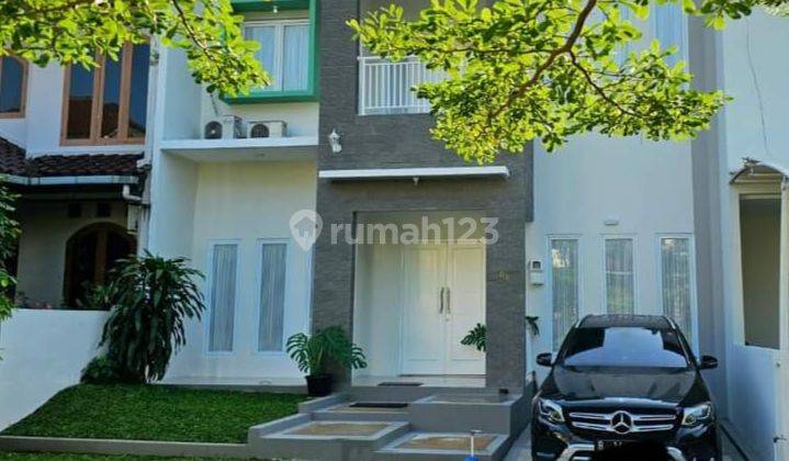 Rumah cantik di perumahan terdepan pintu tol Cibubur dan LRT 1