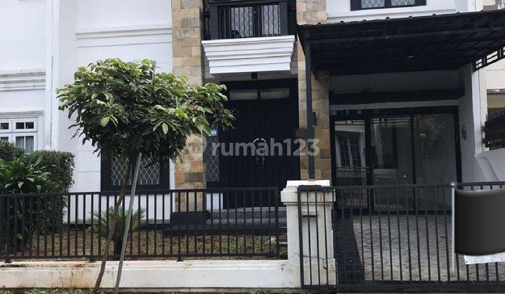 Rumah cantik baru renovasi ada taman belakang 1