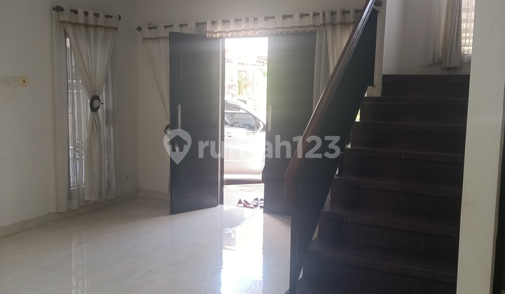 Rumah Hoek Bagus Bersih Siap Huni