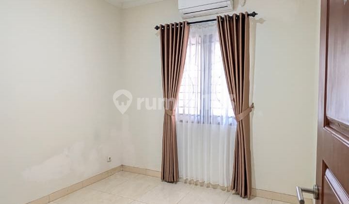 Rumah Bersih Terawat di Raffles Hills 2