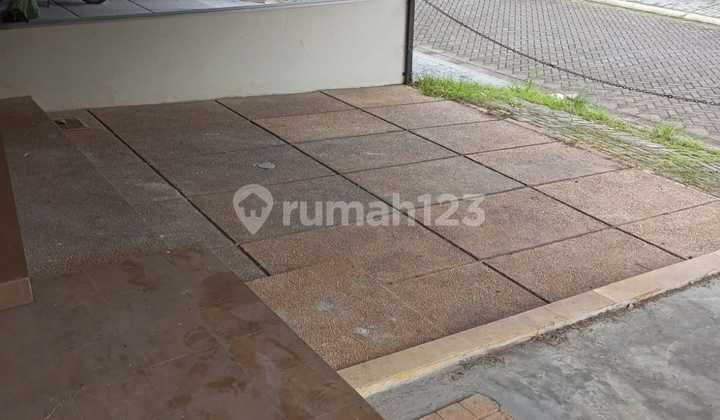 Disewa Semi Furnish , Hoek Dalam Cluster 2