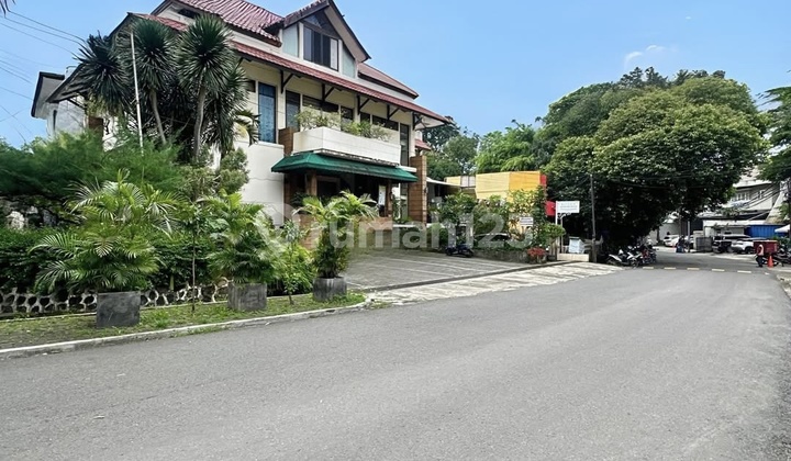 Minibuilding Suitable for Office, Clinic, Restaurant in Kebayoran Baru Minibuilding Suitable for Office, Clinic, Restaurant in Kebayoran Baru