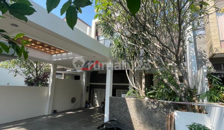 Rumah Minimalis Tropis Dekat Citos Jalan Depan Lebar di Cilandak