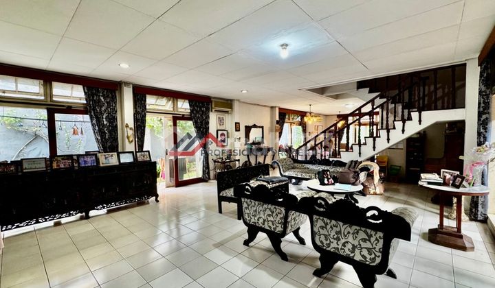 Rumah Lama Harga Murah Jarang Ada di Area Kebayoran Baru Rumah Lama Harga Murah Jarang Ada di Area Kebayoran Baru