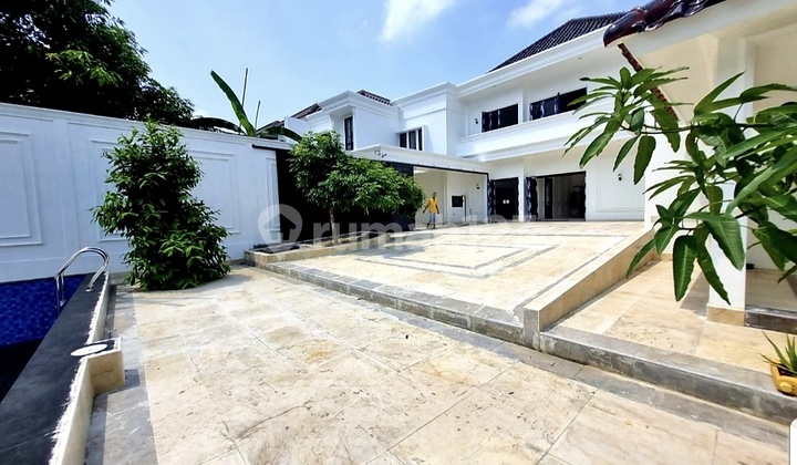 Rumah Mewah Private Pool Lokasi Strategis di Kebagusan Jakarta Selatan