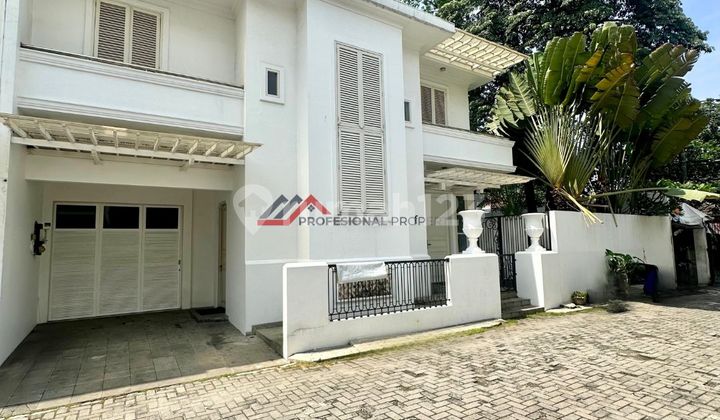 Rumah Siap Huni Dalam Townhouse Private Pool Lokasi Di Kemang
