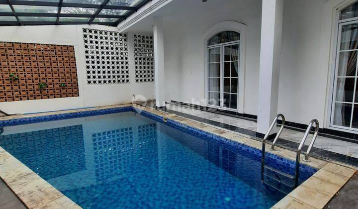 Rumah Ada Kolam Renang di Kebayoran Essence Bintaro 1