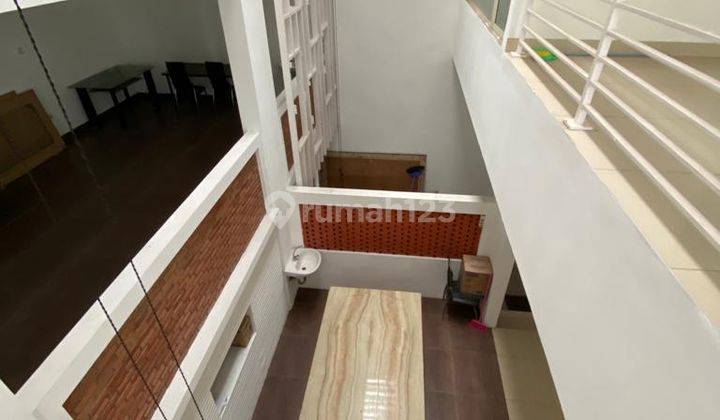 Rumah Split Level di Kebayoran Village Bintaro 1