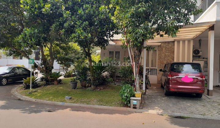 Dijual Rumah Hoek  Cantik Sevilla BSD Lokasi Depan 1