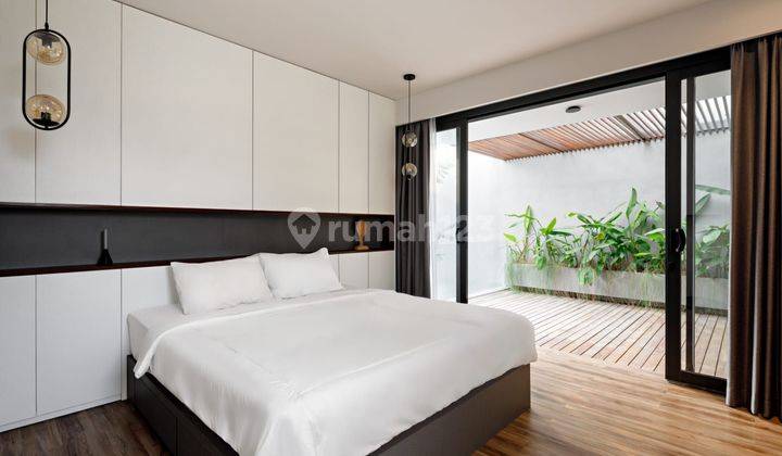 Dijual Rumah Mewah Arsitek di Nusaloka PDAM Fully Furnished 2