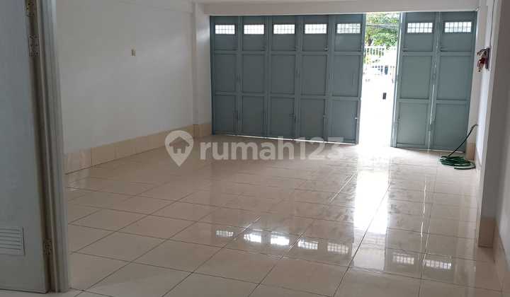 Disewakan Ruko Daerah Green Garden 3 Lantai Disewakan Ruko Daerah Green Garden 3 Lantai