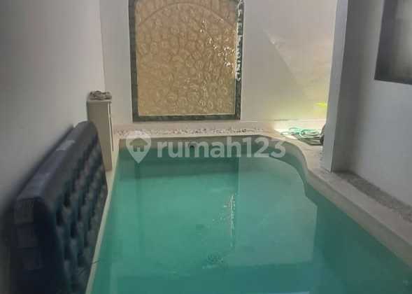3-Storey Villa with Sauna in Kerobokan