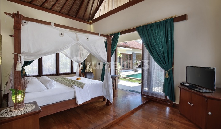 Vila Balinese Style Yang Cozy Di Jimbaran 2