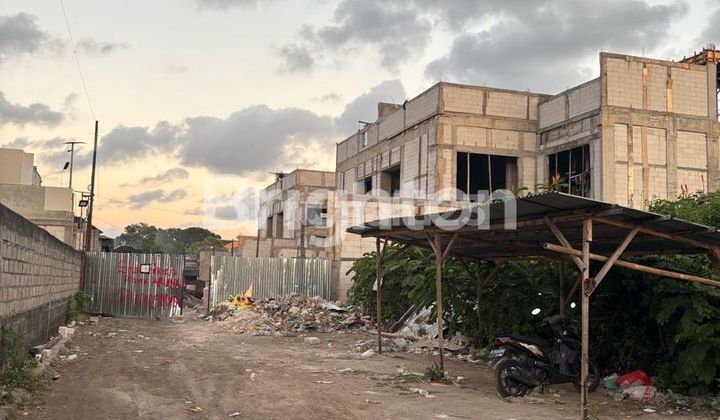 Tanah strategis di perumahan di seminyak Tanah strategis di perumahan di seminyak