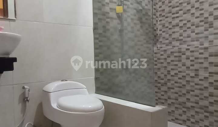 RUMAH BAGUS FULL FURNISHED DI tengah kota dekat Laweyan - Solo. 3