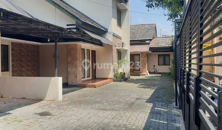 Rumah bagus 2 lantai di dalam kota solo