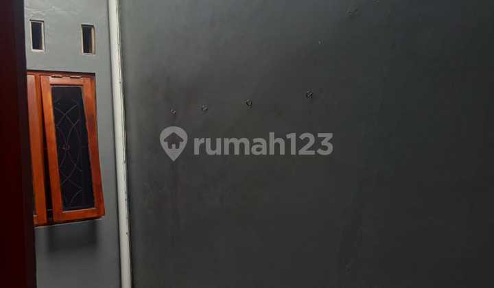 RUMAH BAGUS SIAP PAKAI DI BANYUANYAR SOLO 7