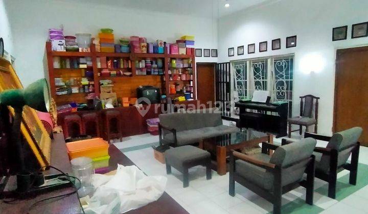 Rumah Lama Besar Di Jalan Dalam Kota Solo 2