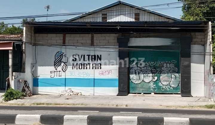 Warehouse Loss2an Container Access by Solo - Sragen Main Road