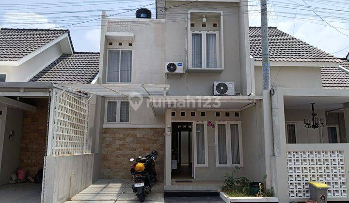 Rumah Bagus Minimalis 2 Lt
( Full Furnished )
lokasi : Cluster Elite Di Jln Mangesti Gentan Solo 1