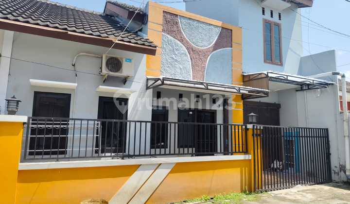 Cheap !! 2-Story House in a Cluster at Gentan Solo 2