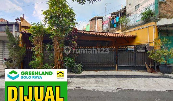 RUMAH ASRI DAN NYAMAN DI MANAHAN SOLO 1