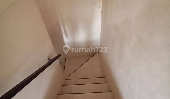 Murah ! Rumah Nyaman 2 Lantai di Perumahan Waru Gentan 2